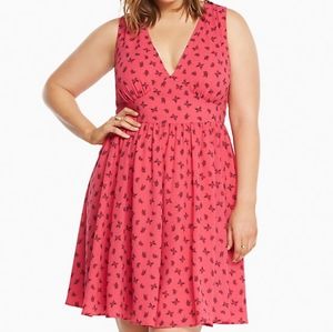 TORRID BUTTERFLY V-NECK SKATER DRESS

PLUS SIZE 22